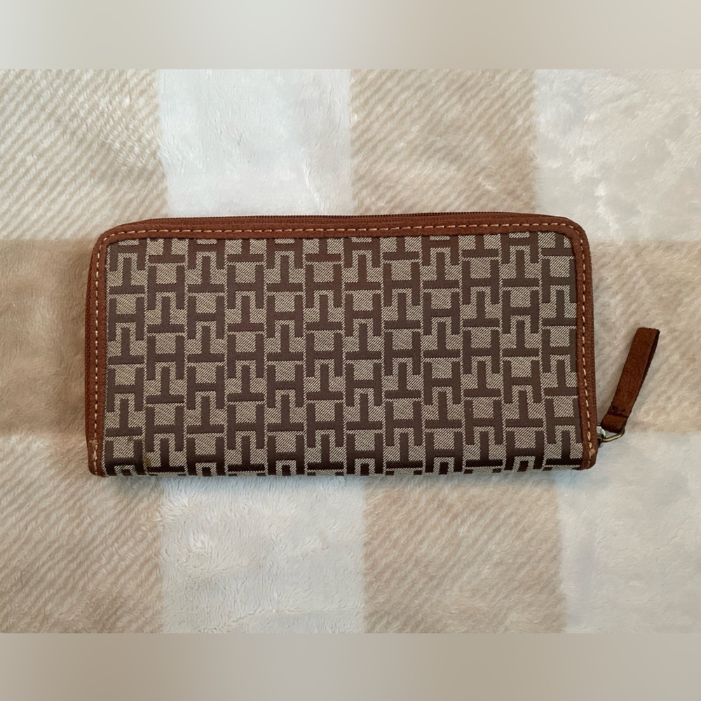 NWT Vintage Tommy Hilfiger Brown Logo Pattern Wallet Brand New
